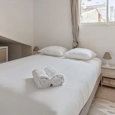 Notre Dame Apartment