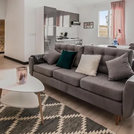 Notre Dame Apartment